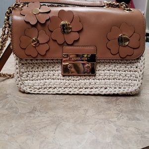 Bag used it 4 times look like new no damage